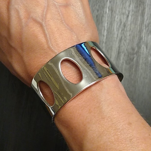 Silver Tone Bracelet with Cutouts - Picture 1 of 4